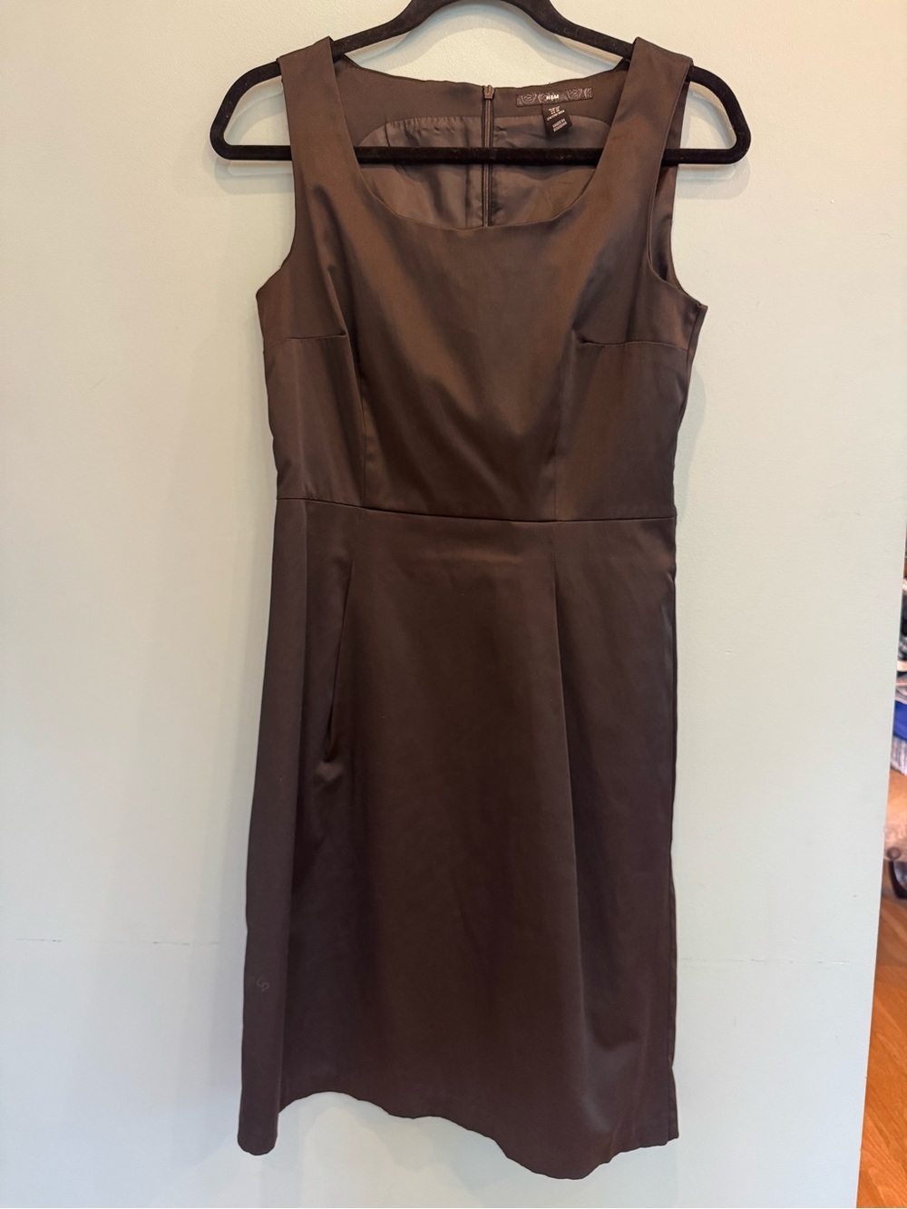 H&M Black Sleeveless Sheath Dress